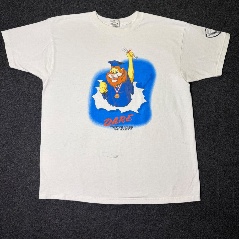 Vintage 90s T-Shirt Mens XL White DARE Lion Fairfield Police